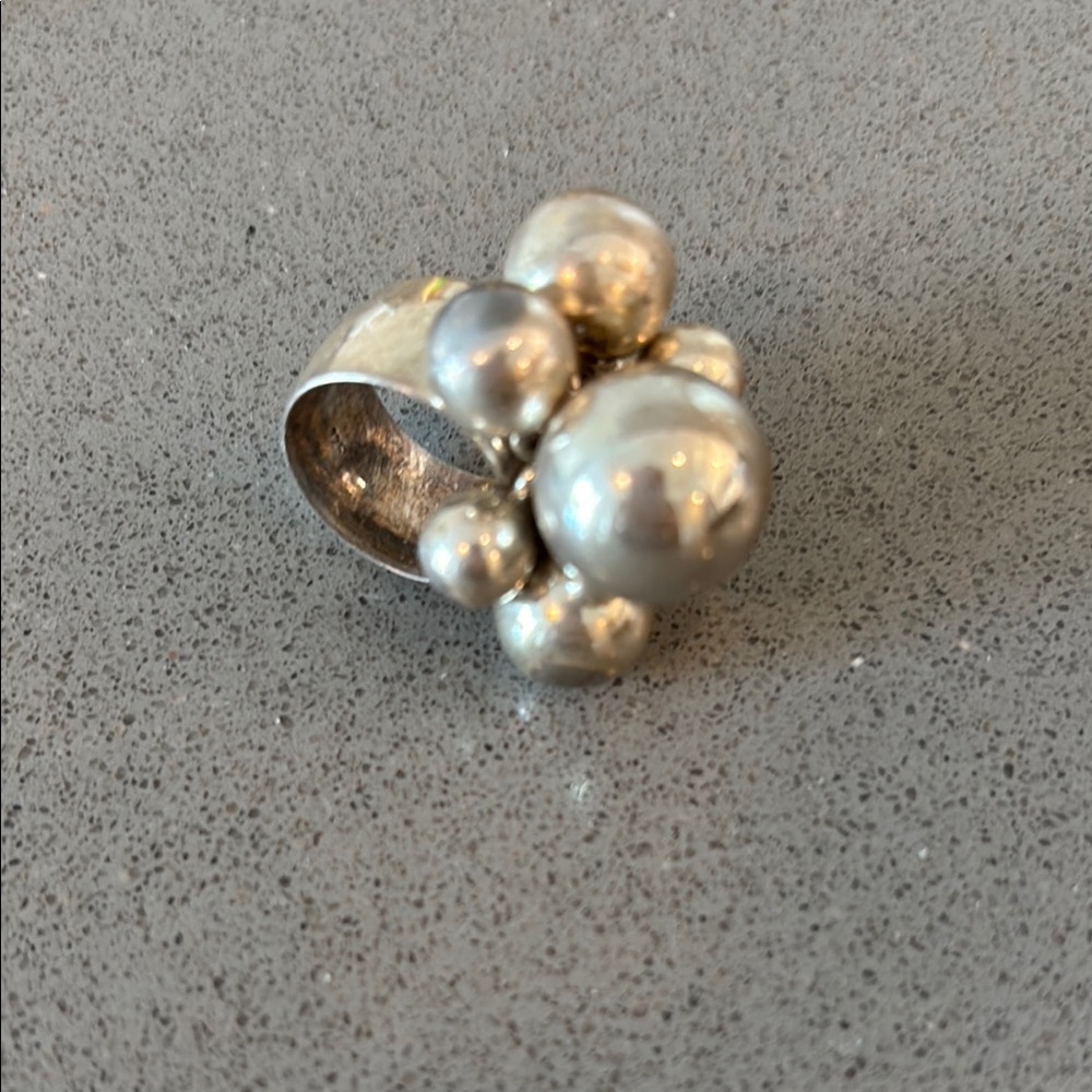 Elegant Silver Cluster Ring